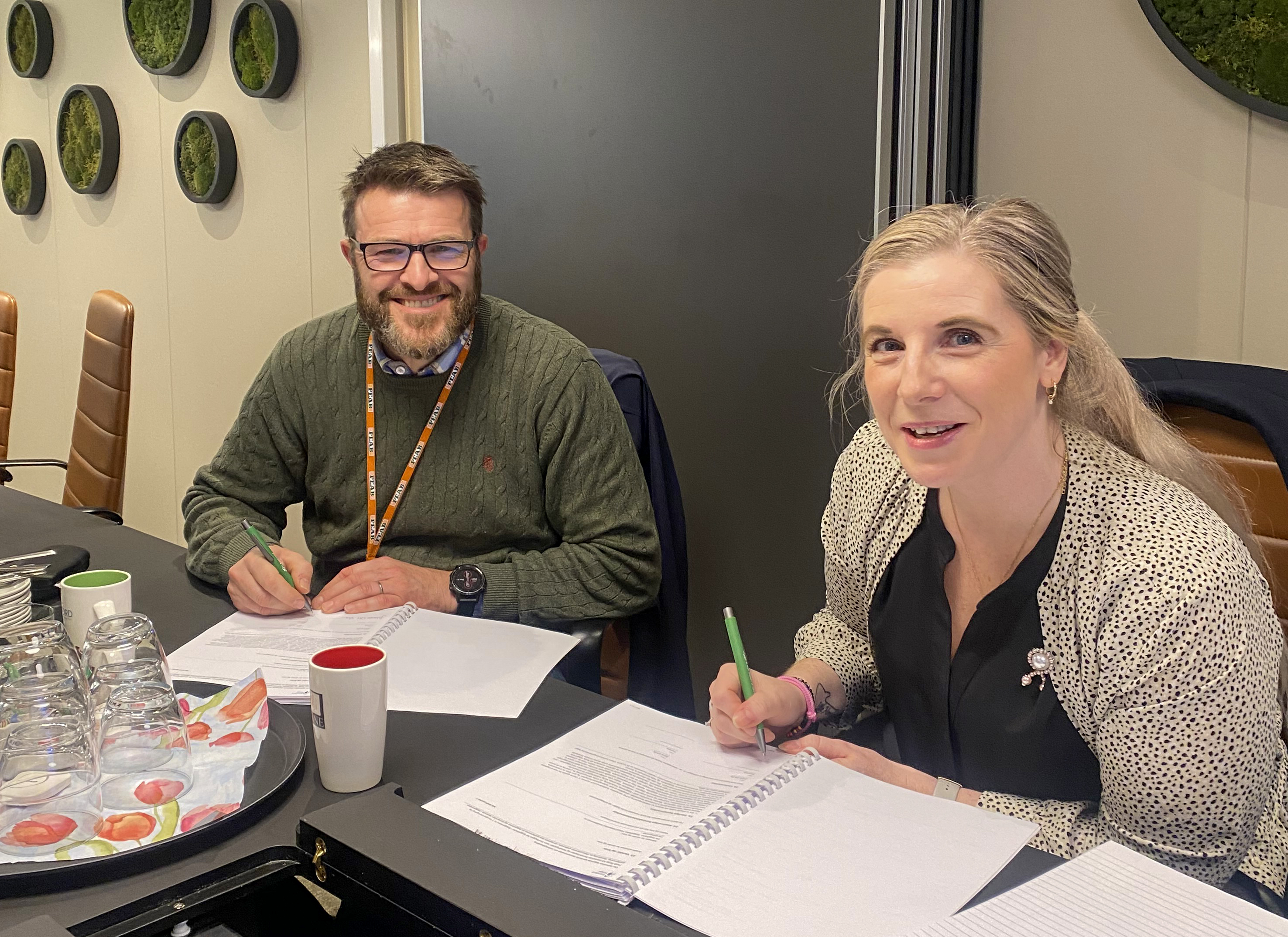 Kontraktssignering Knausen Borettslag